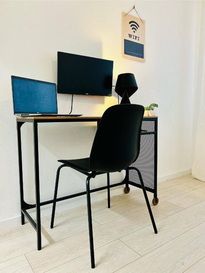 Design Moderno In Centro - Lainate- Rho Fiera Apartment Екстериор снимка